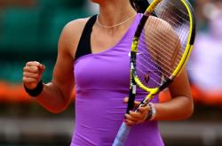 九游体育-阿扎伦卡迎来十二赛季高光表现，湖人球迷沸腾！的简单介绍