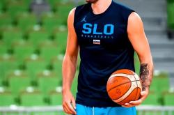 九游-包含东契奇回归赛场，精彩发挥首场状态亮眼，SKT观众沸腾！的词条